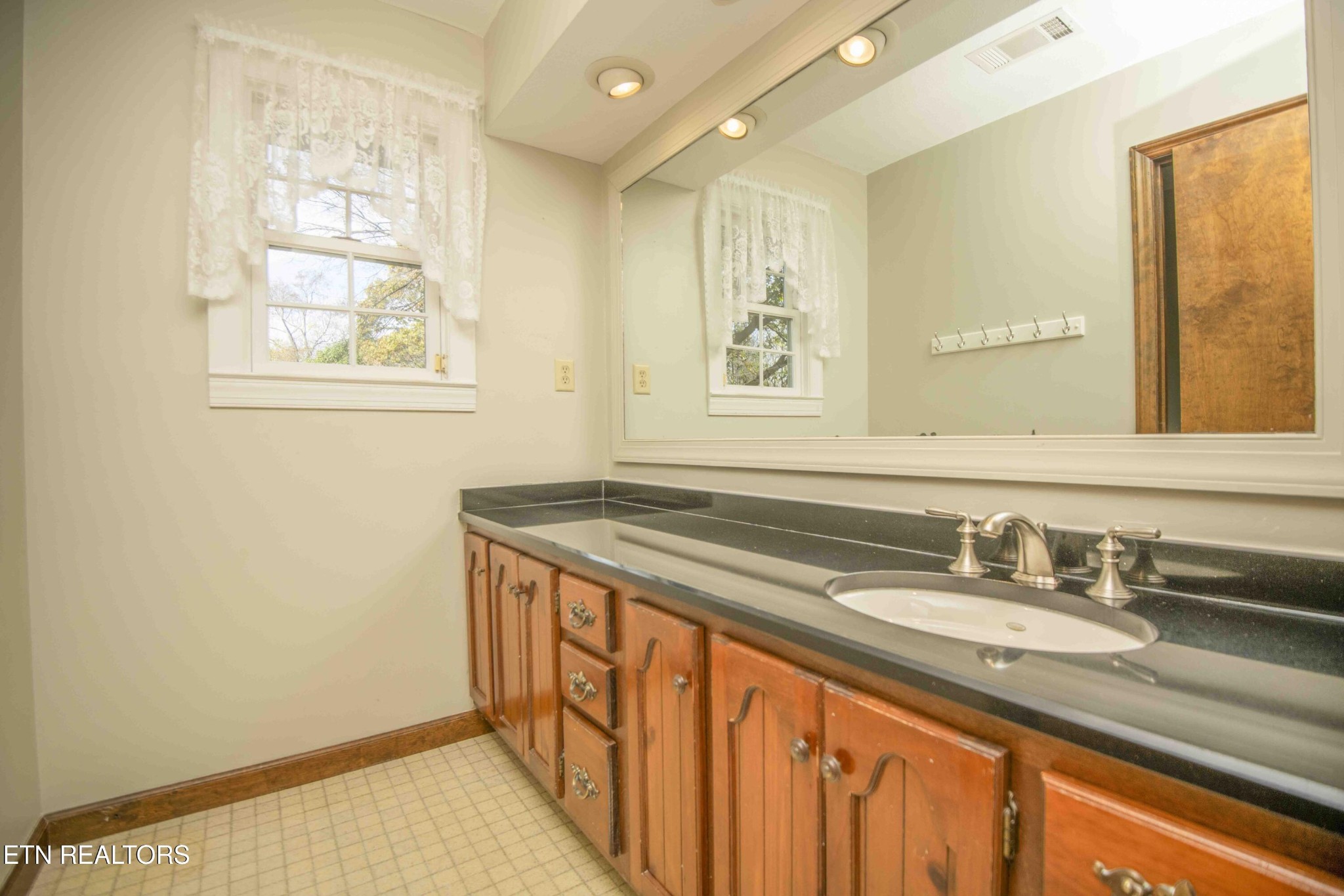 2129 Thompson Road Knoxville, TN 37932 - Photo 36 of 59 Gallery Image 36