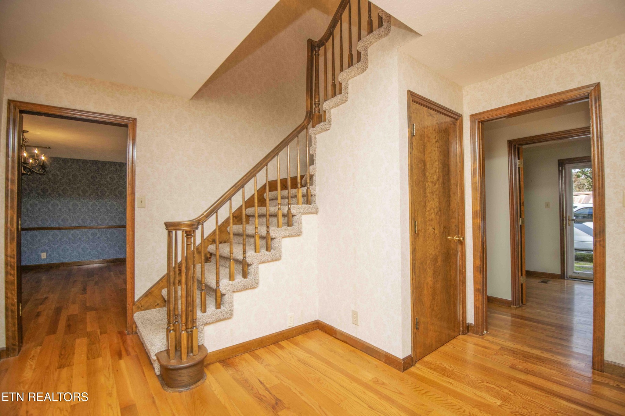 2129 Thompson Road Knoxville, TN 37932 - Photo 8 of 59 Gallery Image 8