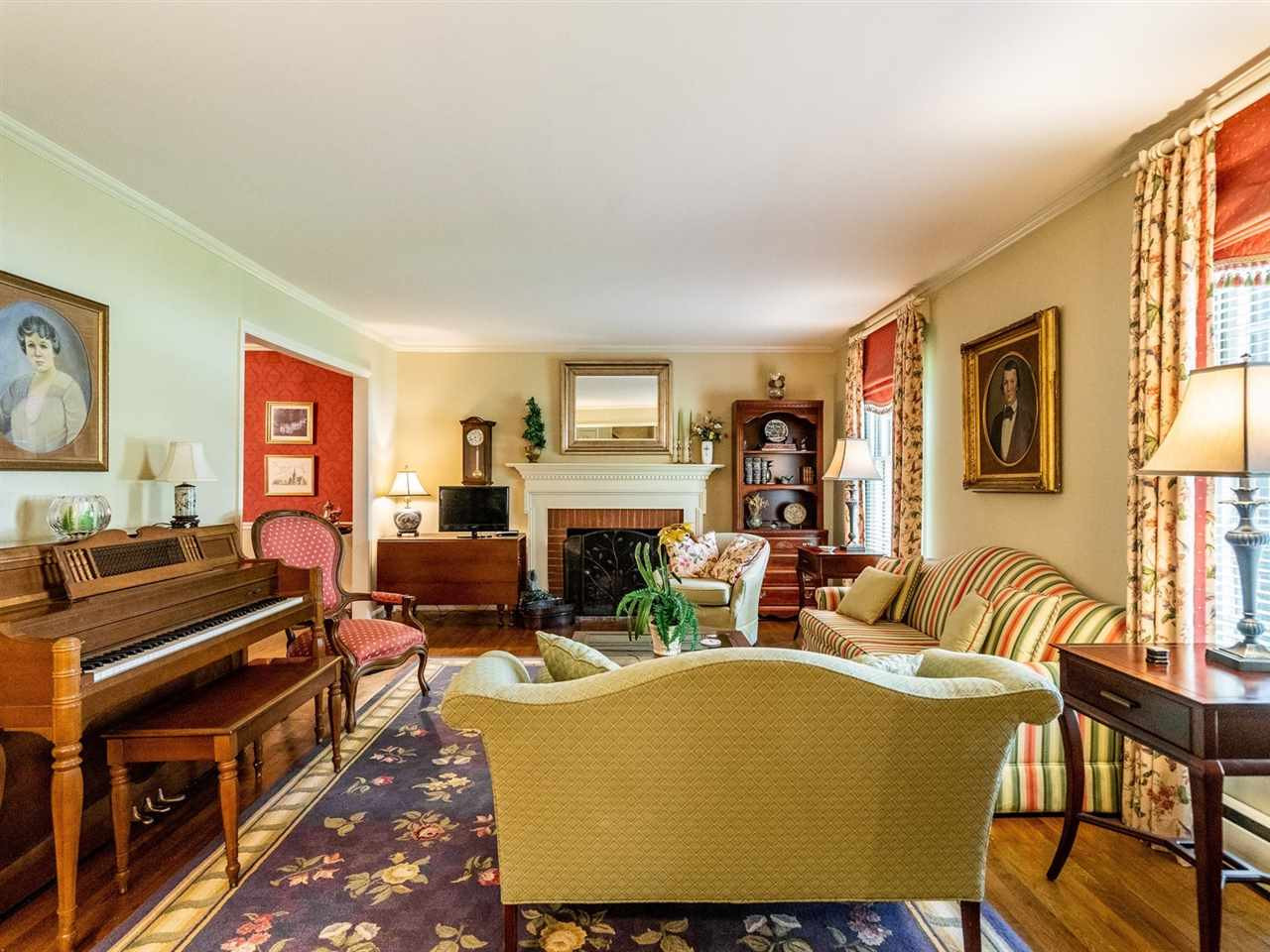 905 Davidson Street Raleigh, NC 27609 - Photo 7 of 25 Living Room