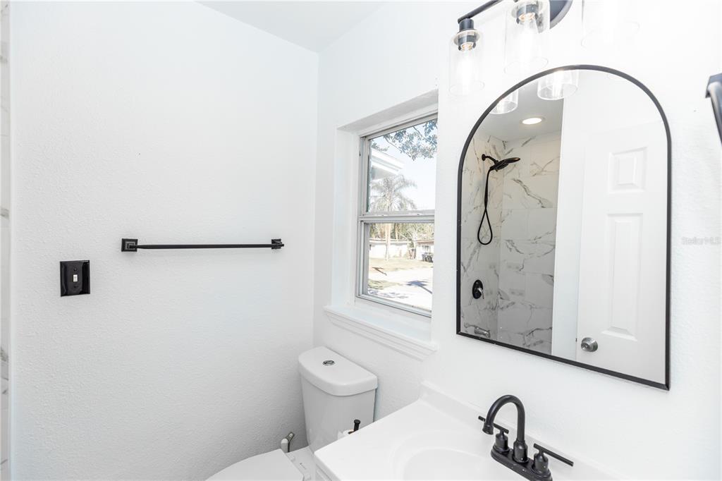 5508 Meridian Way Orlando, FL 32808 - Photo 22 of 30 Master Bath