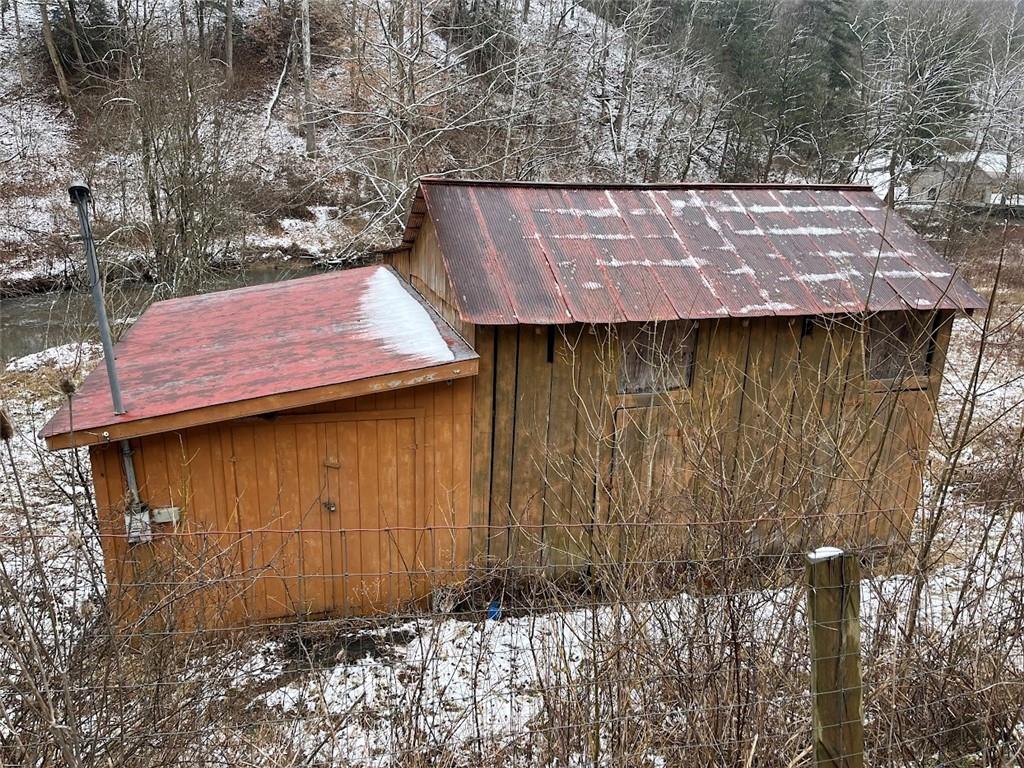 402 Deep Valley Road Aleppo, PA 15310 - Photo 3 of 7 a view of a backyard