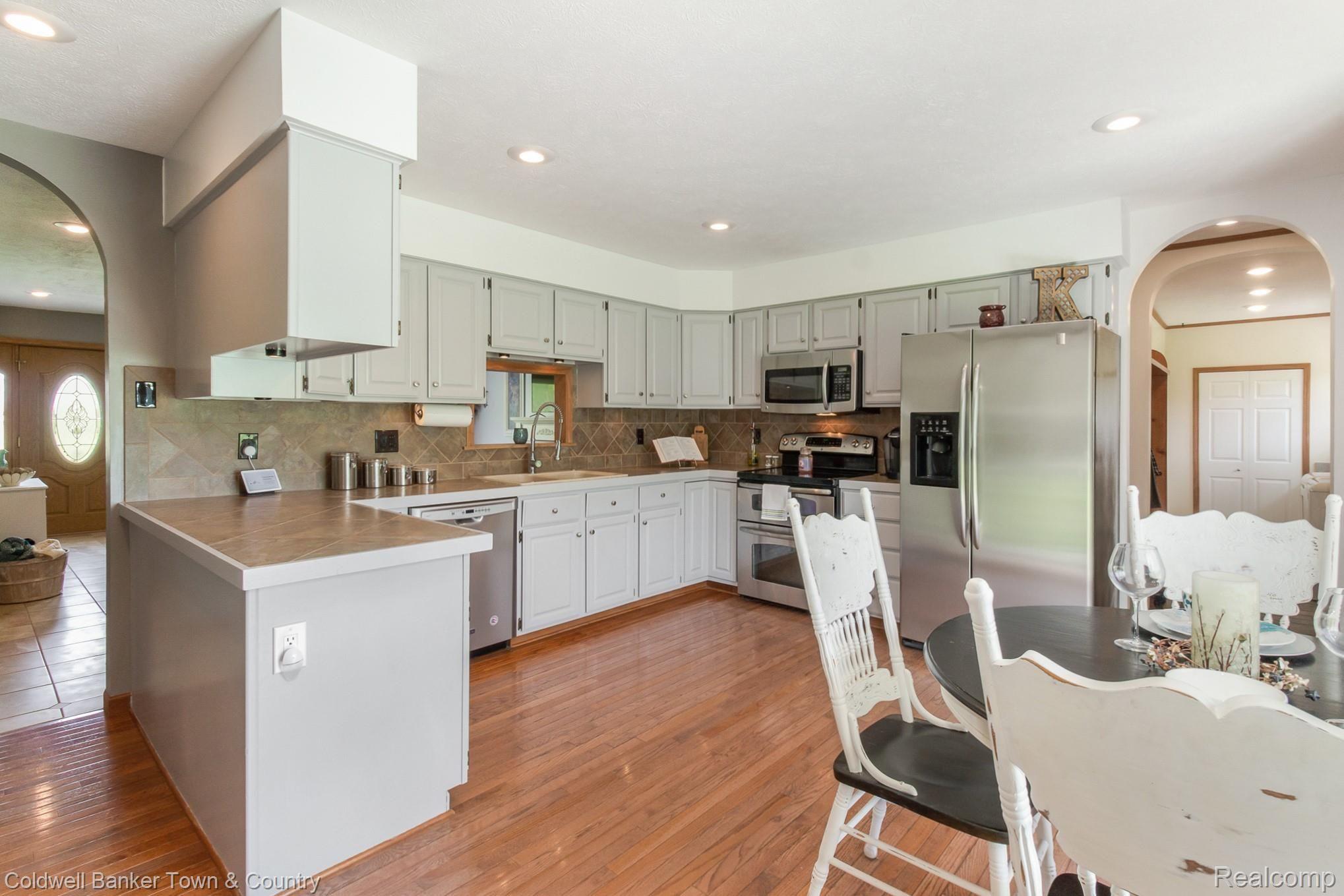 2074 Crooked Lake Road Howell, MI 48843 - Photo 2 of 31 12.jpg