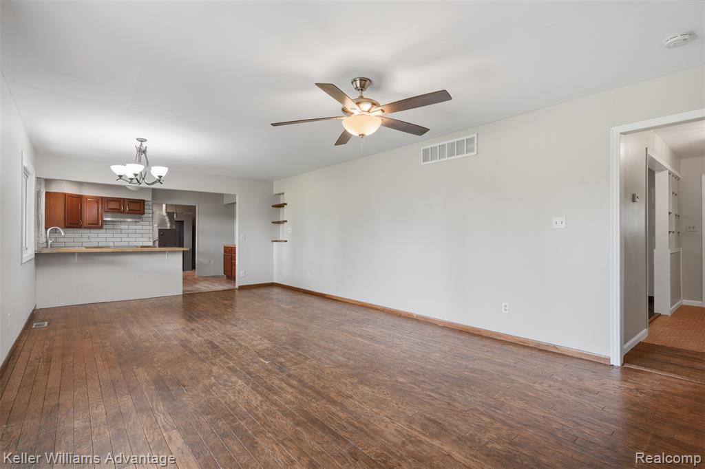 48053 Harris Road Belleville, MI 48111 - Photo 13 of 37