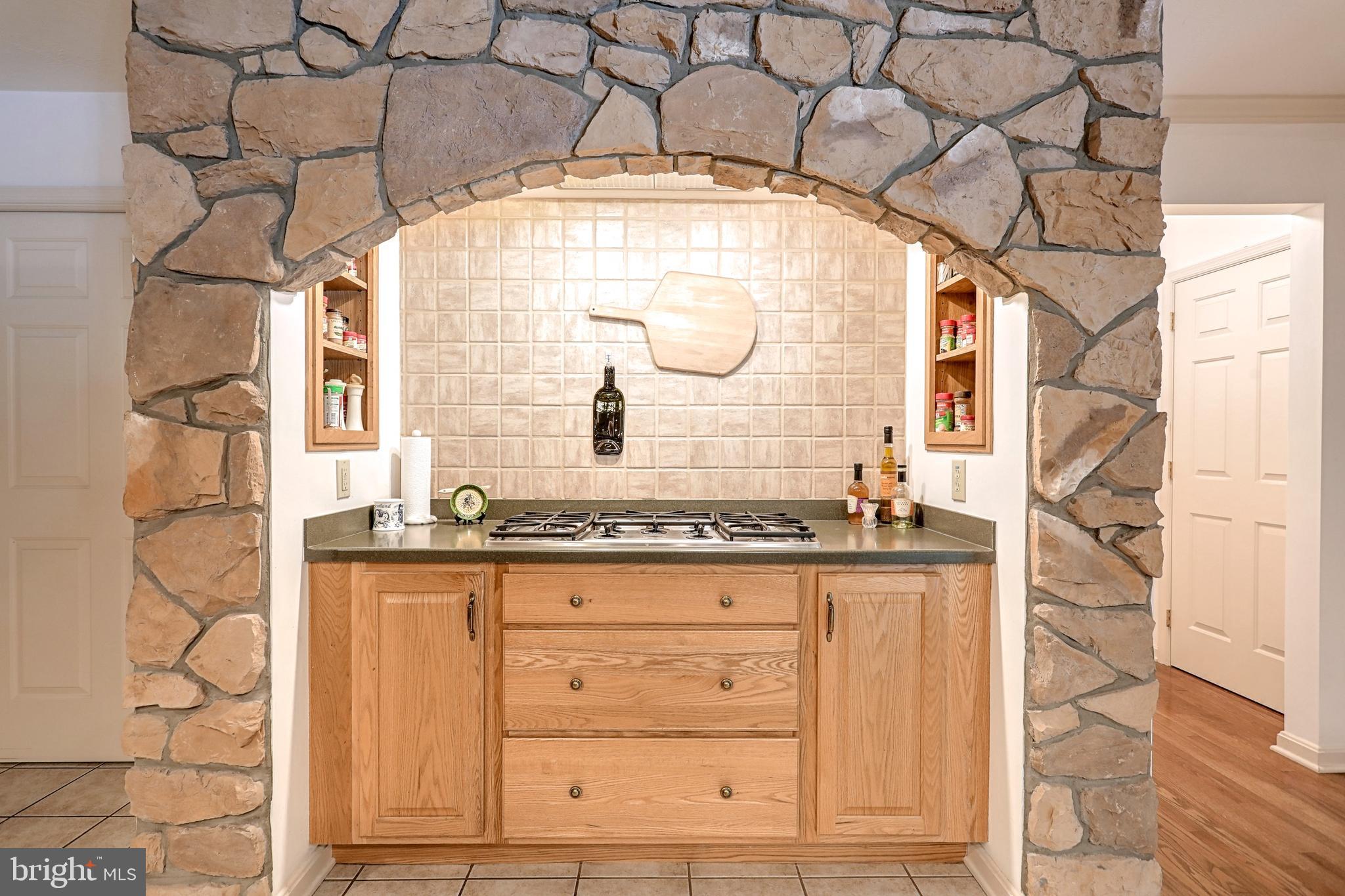 1050 East Butter Road York, PA 17406 - Photo 12 of 45 5 Burner Range