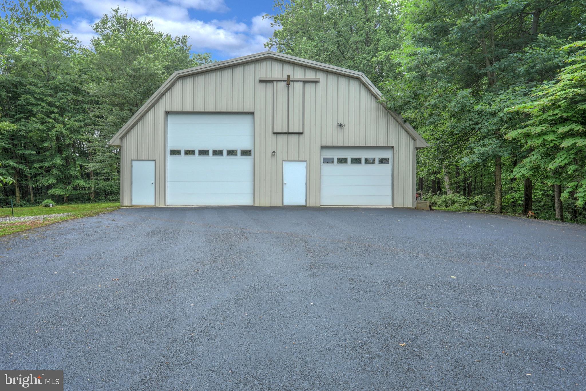 1050 East Butter Road York, PA 17406 - Photo 4 of 45 40 x 60 Pole Building