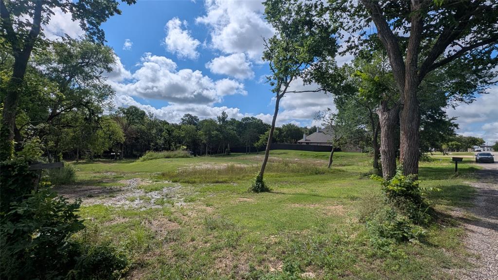 307 Ridgeview Road Sherman, TX 75092 - Photo 2 of 6