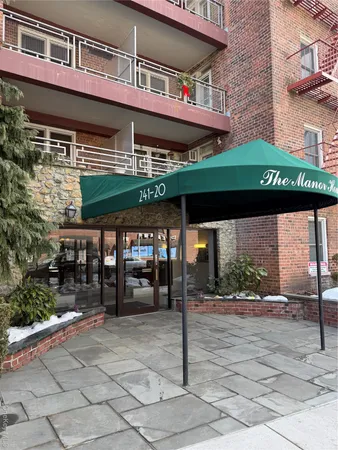 $169,000 | 241-20 Northern Boulevard, Unit 4A | Douglaston