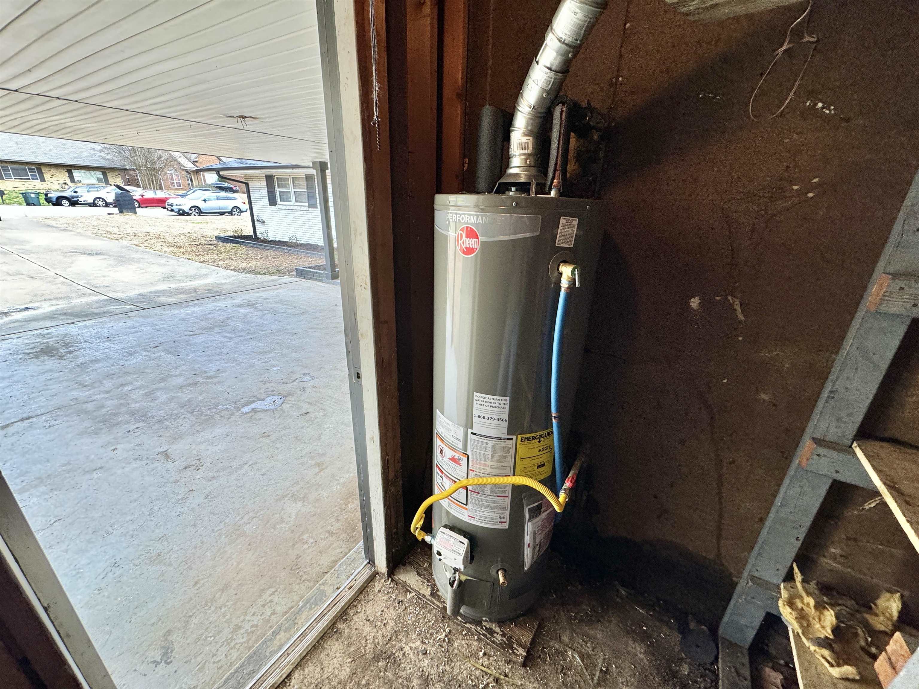 2009 West Holmes Road Memphis, TN 38109 - Photo 24 of 28 Utilities with gas water heater