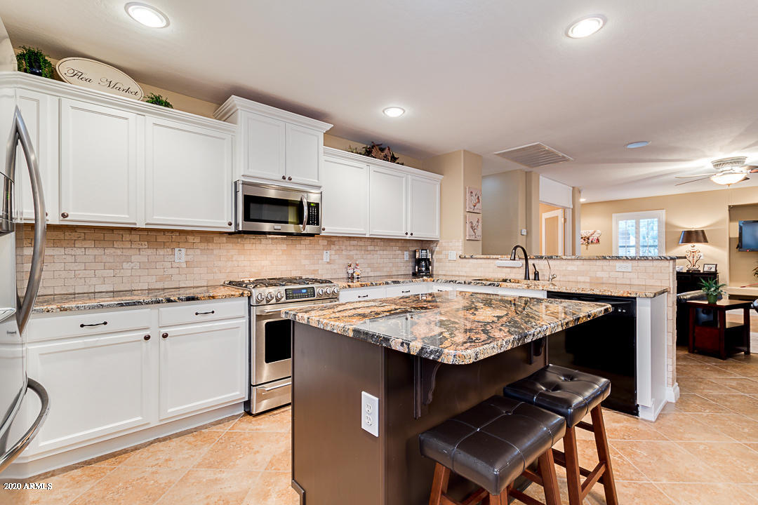 42337 West Venture Road Maricopa, AZ 85138 - Photo 5 of 45 18-Venture