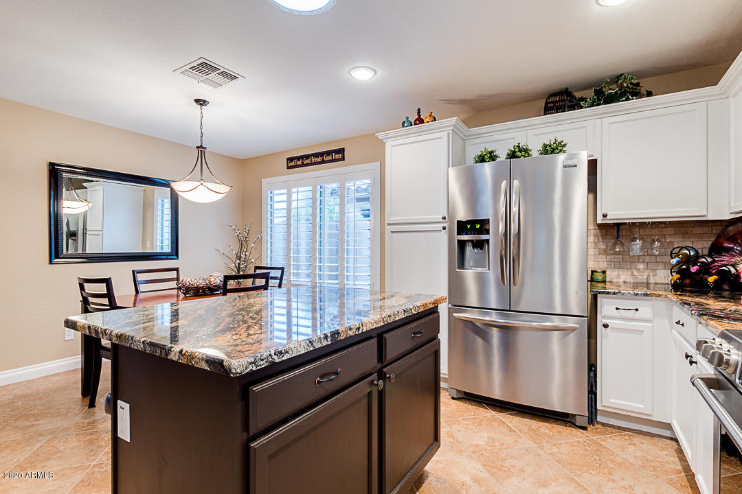 42337 West Venture Road Maricopa, AZ 85138 - Photo 8 of 45 21-Venture