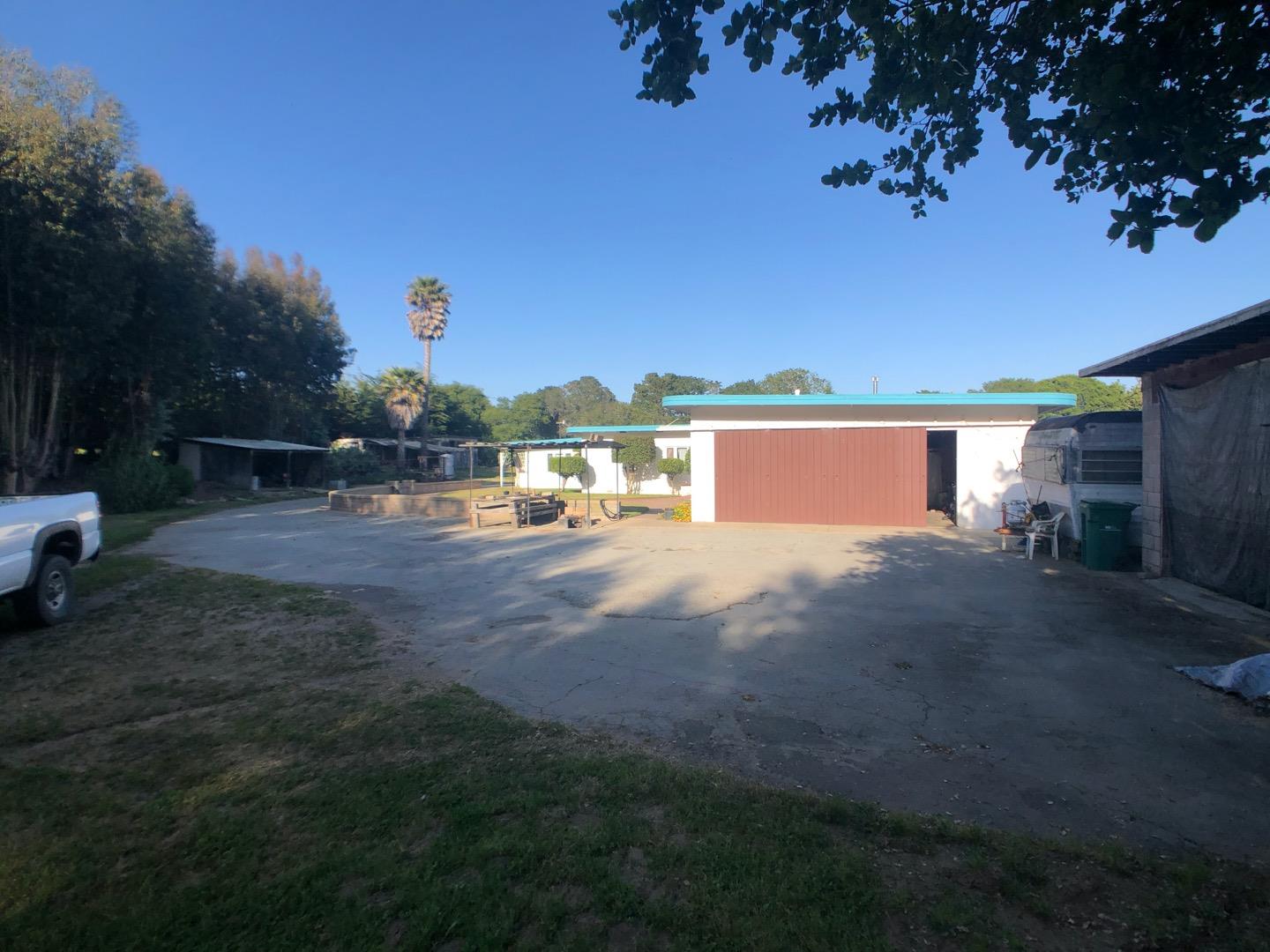 15719 Meridian Road Salinas, CA 93907 - Photo 11 of 58 Gallery Image 11