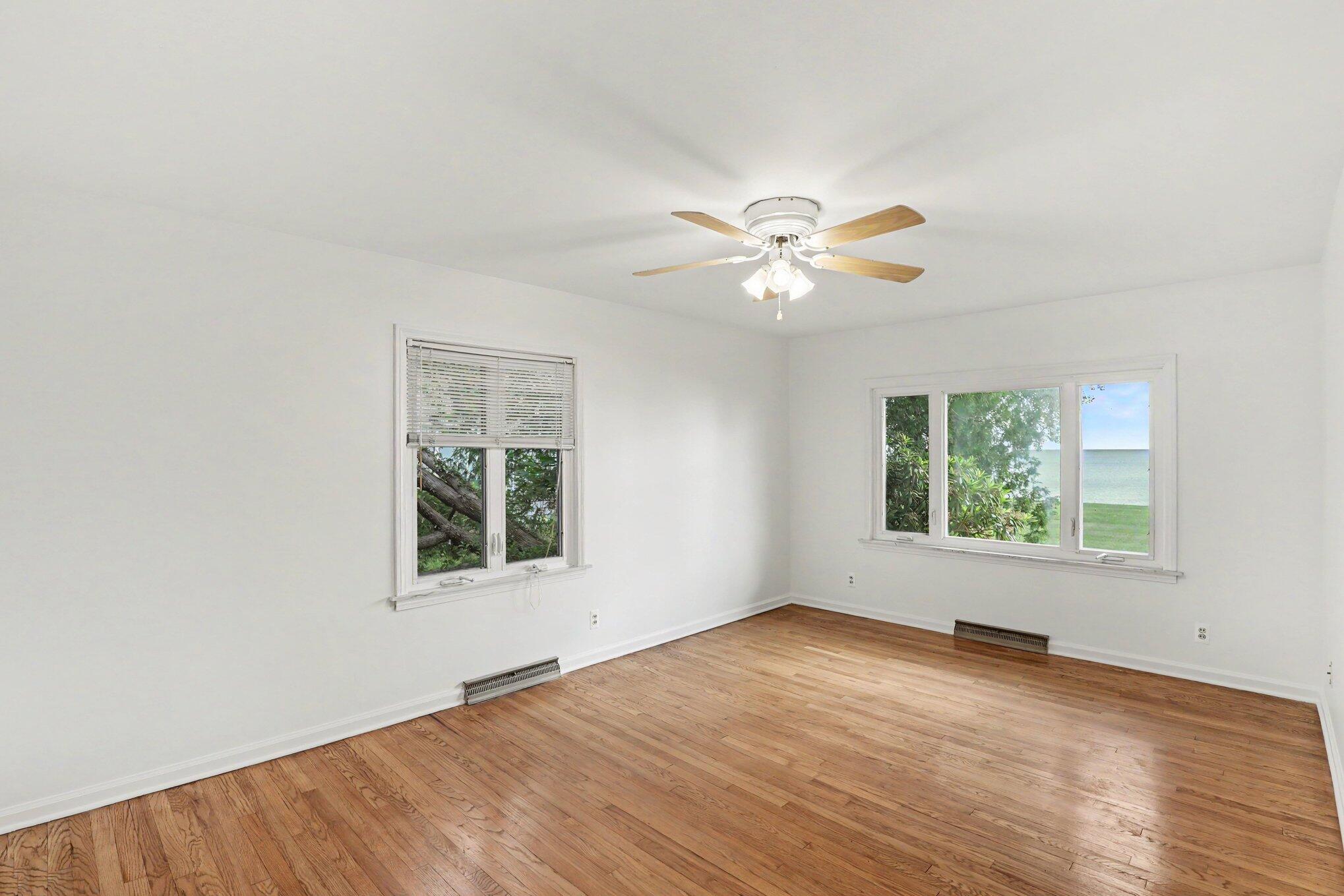 6458 Lakeshore Road Fort Gratiot, MI 48059 - Photo 21 of 36 017_file_7694