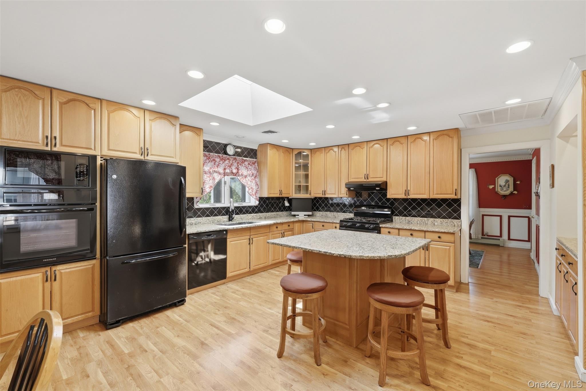 89 West Ridge Road Warwick, NY 10990 - Photo 10 of 37 Spacious and naturally lit eat-in kitchen