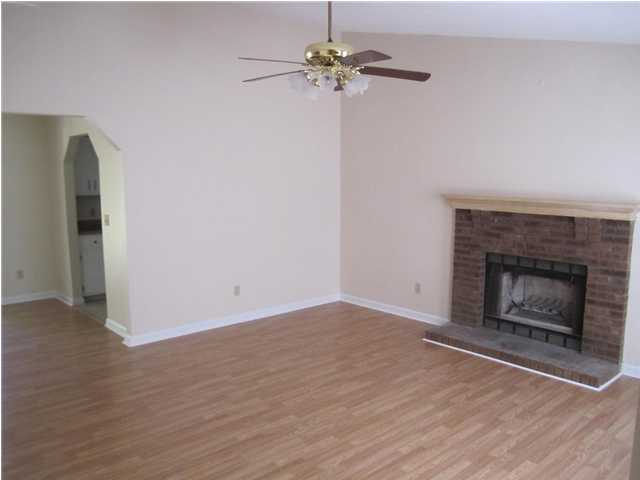 426 John King Road Crestview, FL 32539 - Photo 3 of 13 Gallery Image 3
