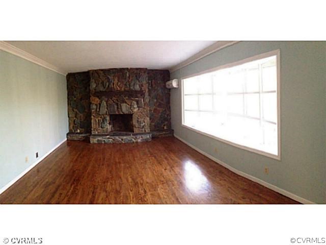 14120 Nash Road Chesterfield, VA 23838 - Photo 6 of 21 a black and white photo of a living room