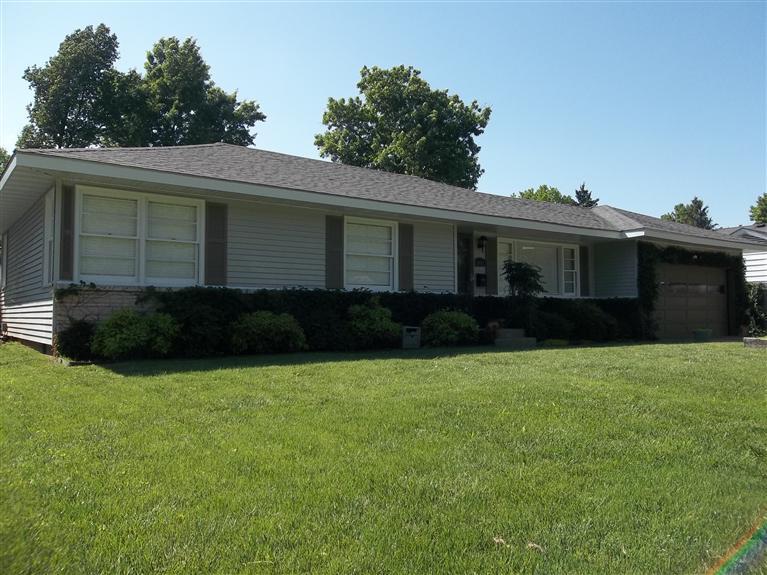 2411 South Luster Avenue Springfield, MO 65804 - Photo 1 of 1 Primary Photo