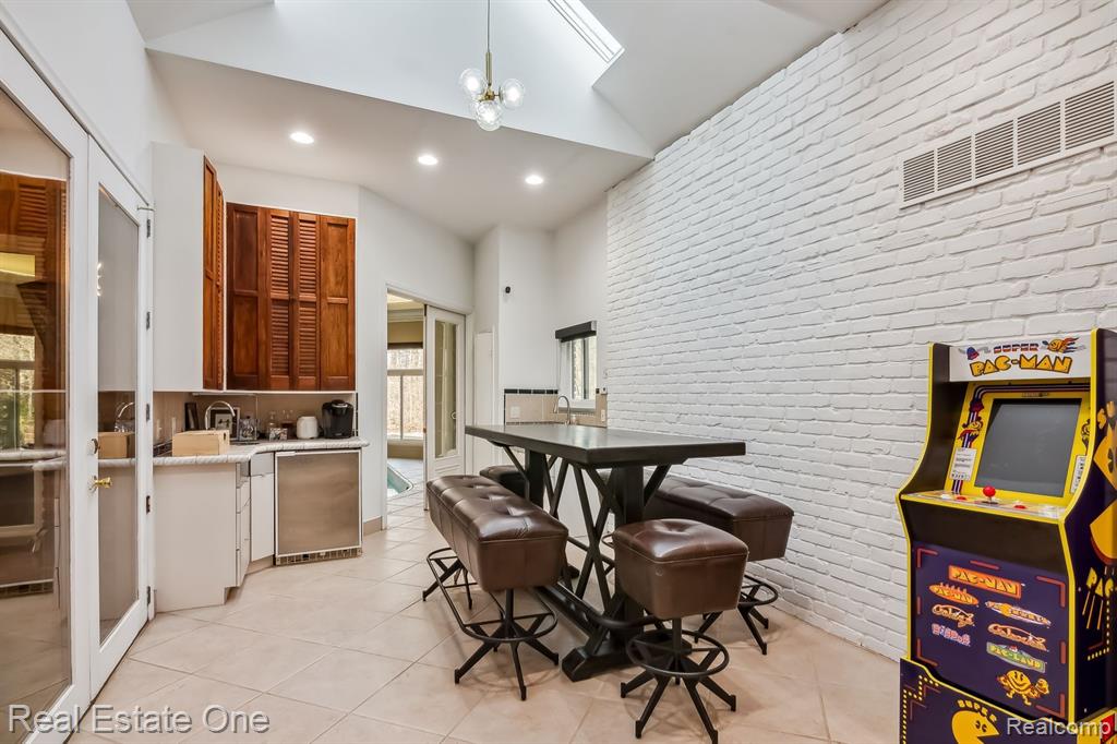 1034 Lake Shore Road Grosse Pointe Shores, MI 48236 - Photo 15 of 43