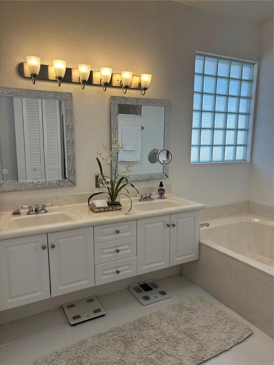2932 Northwest 41st Street Boca Raton, FL 33434 - Photo 22 of 34 Gallery Image 22