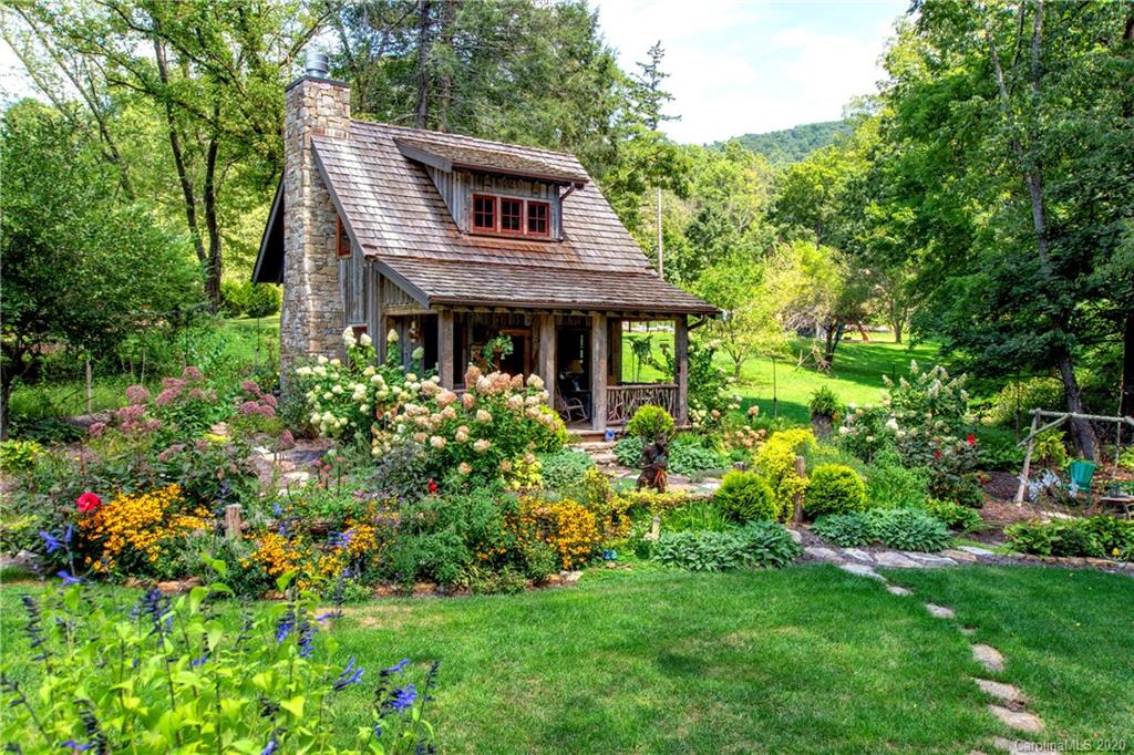187 Country Club Road Asheville, NC 28804 - Photo 5 of 38 Gallery Image 5