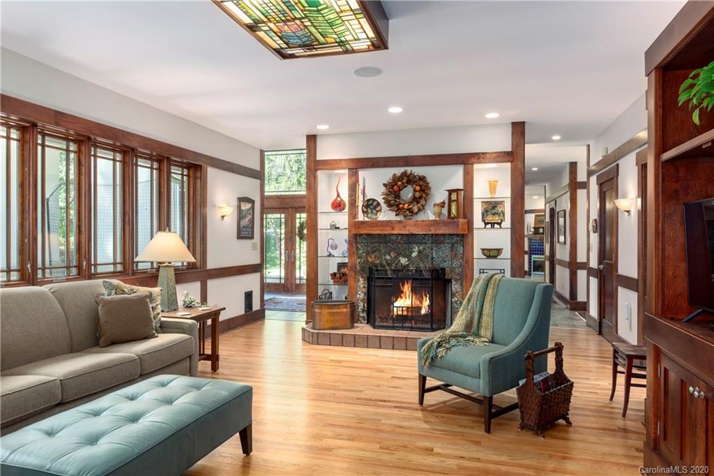 187 Country Club Road Asheville, NC 28804 - Photo 7 of 38 Gallery Image 7