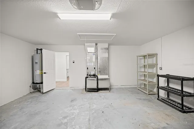 $299,900 | 8931 Southeast 156th Street, Summerfield, FL 34491