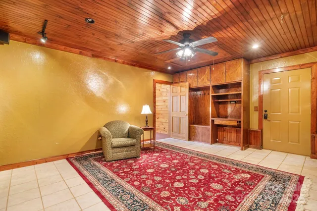 $285,000 | 820 Peacehaven Place Northwest, Lenoir, NC 28645