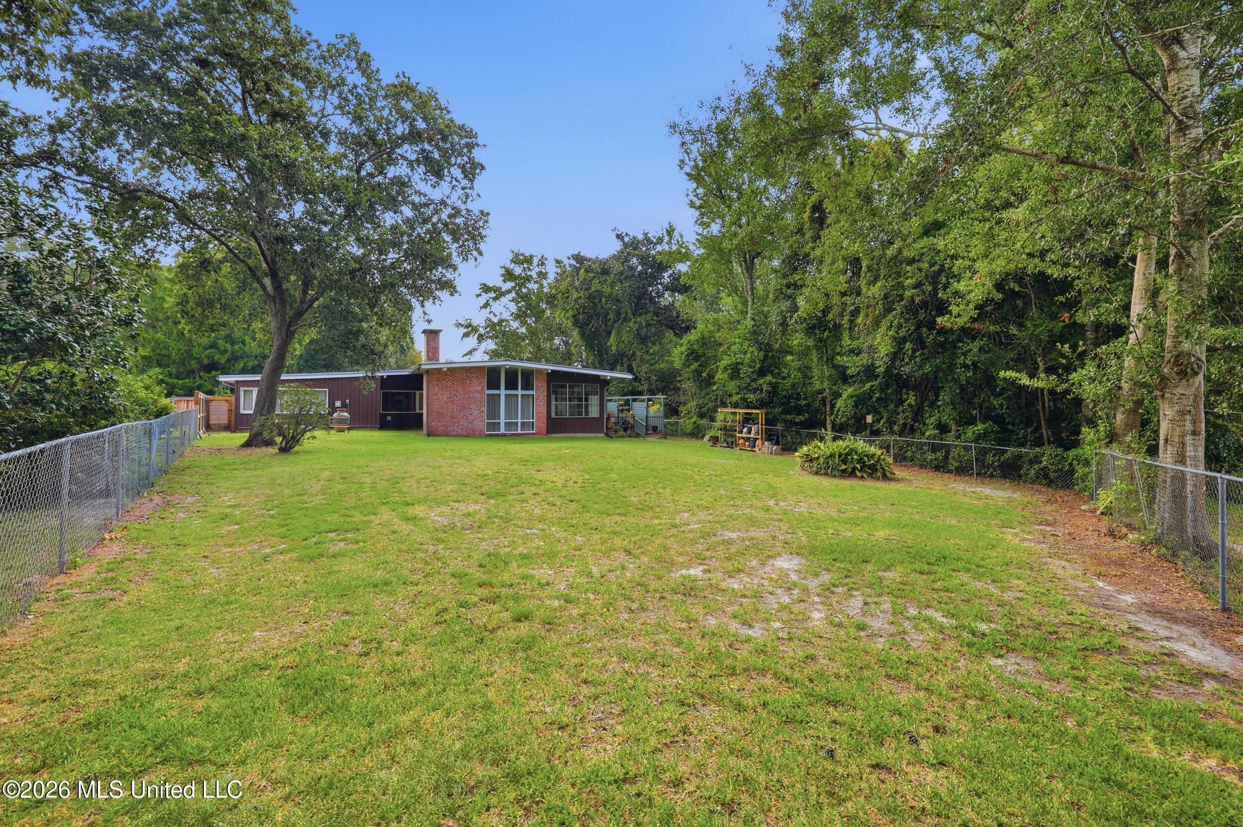 6109 Ridge Road Ocean Springs, MS 39564 - Photo 36 of 39 61_r6__9202