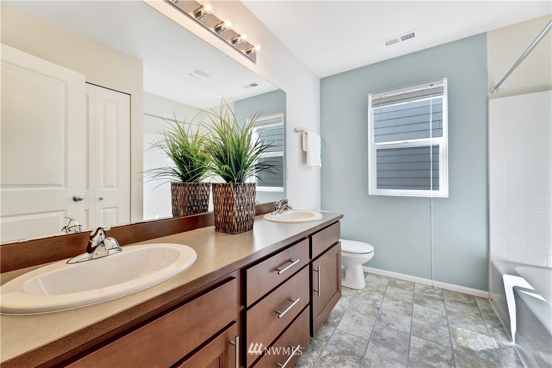 3911 178th Place Southeast Bothell, WA 98012 - Photo 18 of 25 Gallery Image 18