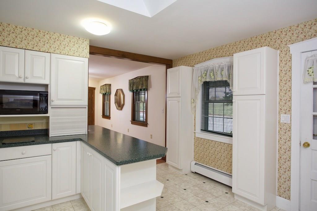 159 St George Road South Thomaston, ME 04858 - Photo 6 of 29 Kitchen