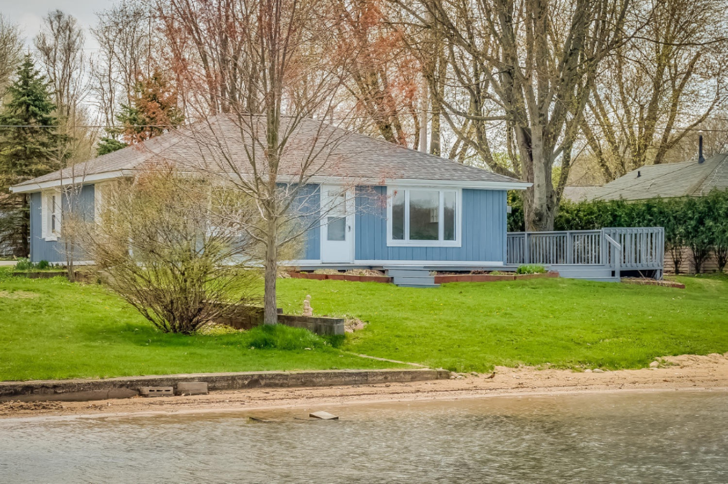 55560 Resort Road Three Rivers, MI 49093 - Photo 2 of 6 55560 Resort Rd Three Rivers-large-002-1