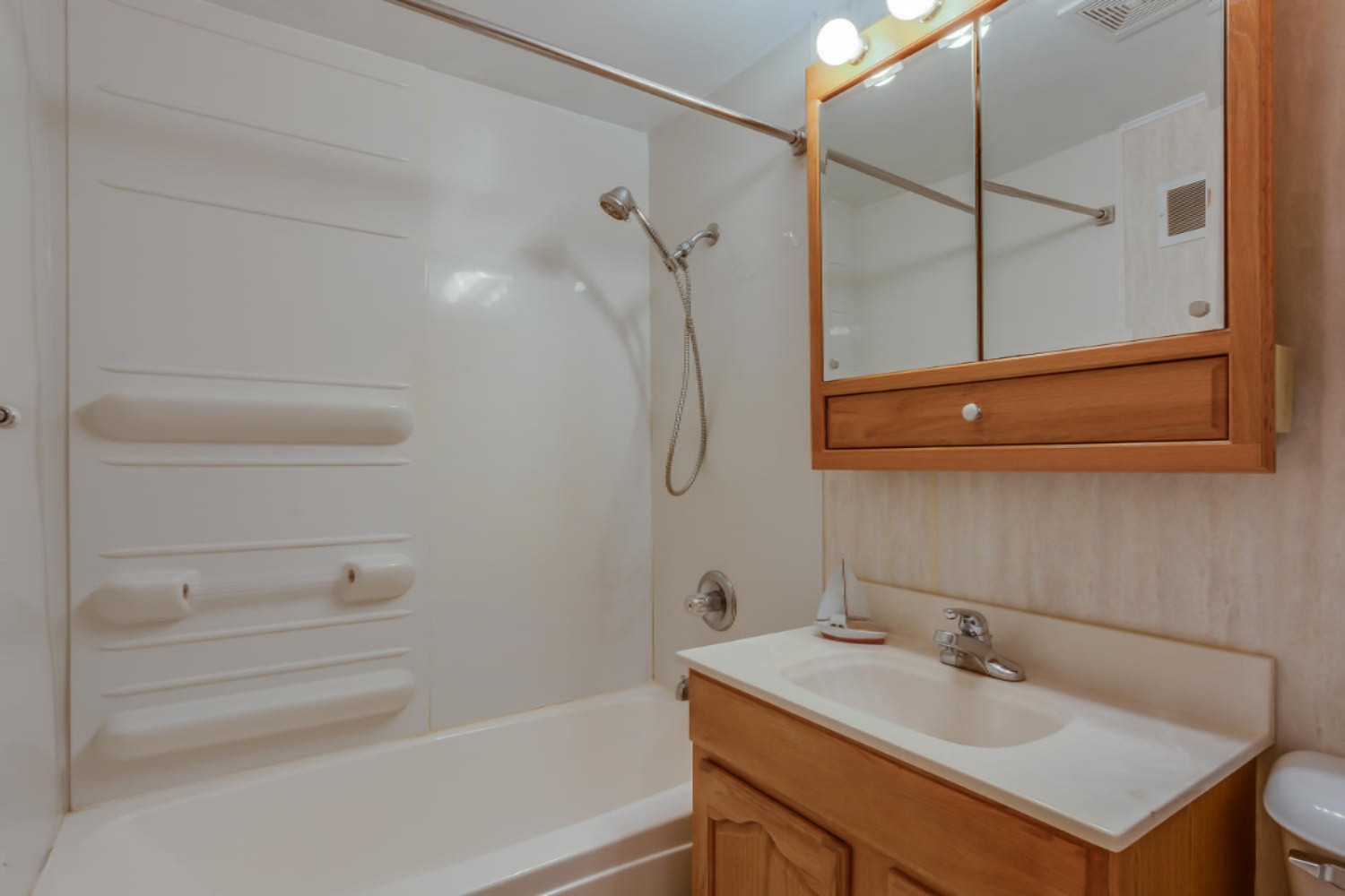 55560 Resort Road Three Rivers, MI 49093 - Photo 6 of 6 55560 Resort Rd Three Rivers-large-021-2