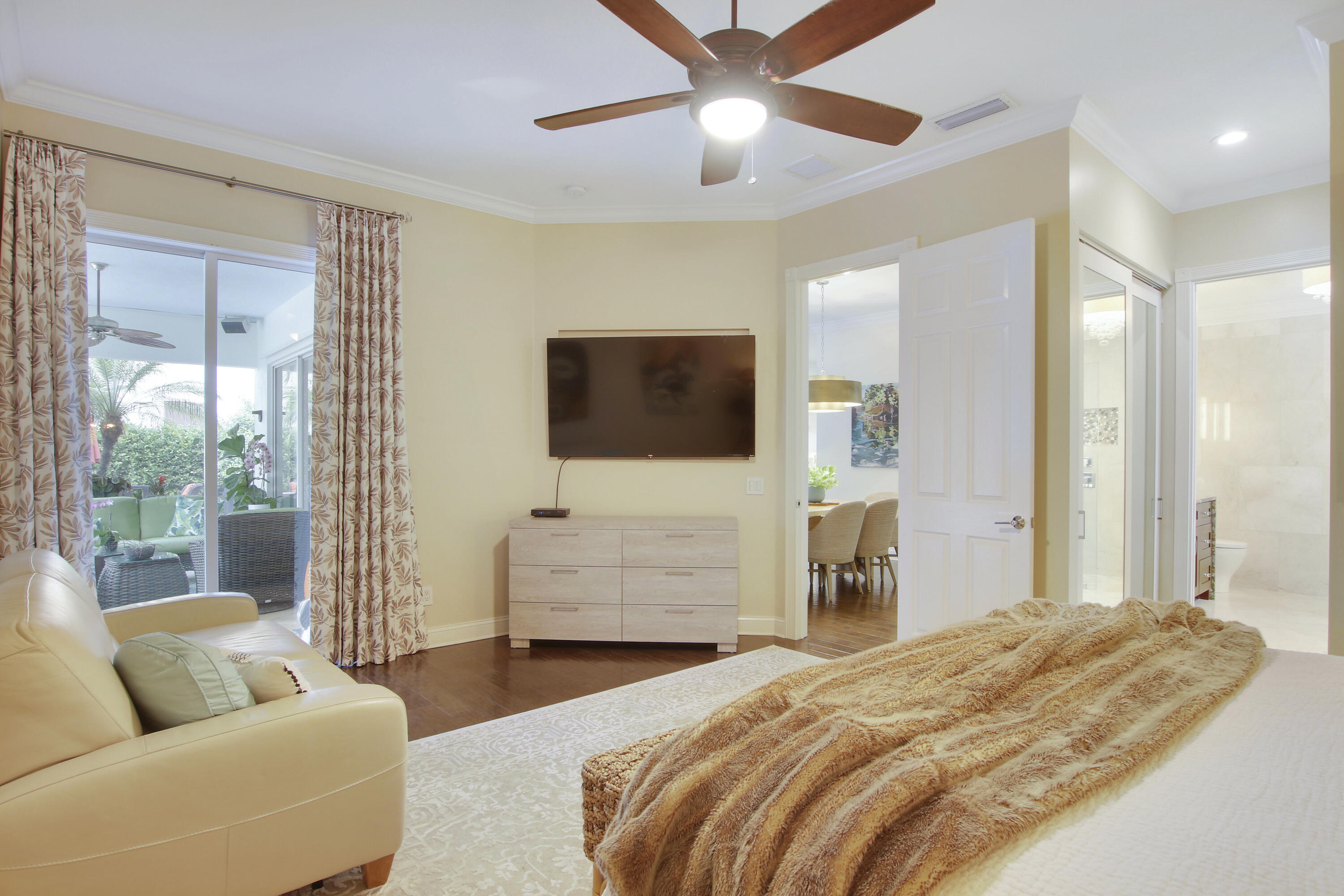 136 Florence Drive Jupiter, FL 33458 - Photo 27 of 51 Large Master Suite