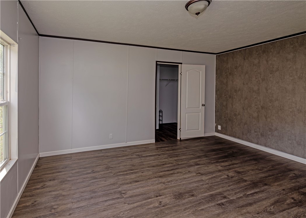 129 Southeast 147 Seneca, SC 29678 - Photo 5 of 17