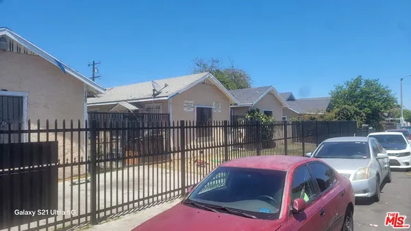 $1,600,000 | 1139 East 69th Street, Los Angeles, CA 90001