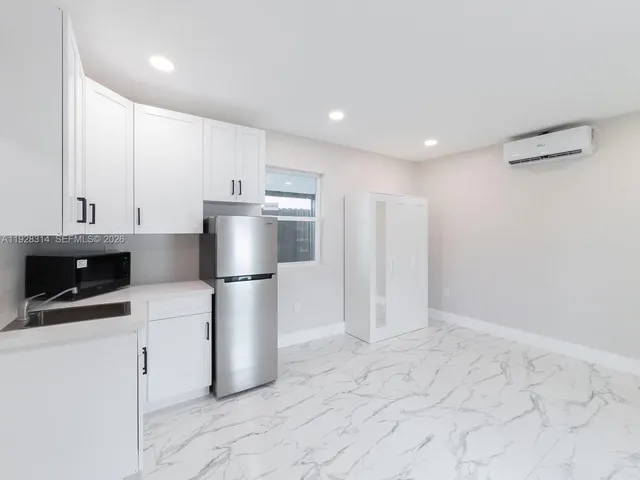 $1,399 | 3360 Southwest 24th Terrace, Unit 3362B, Miami, FL 33145