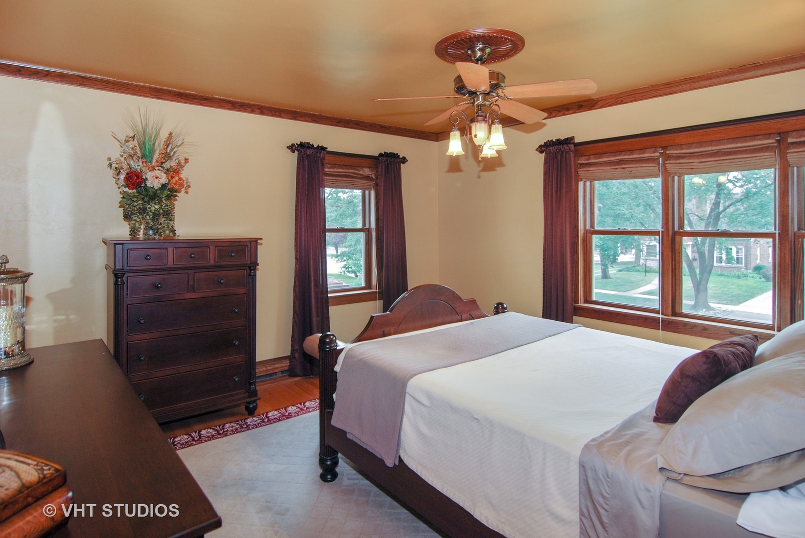 460 Shenstone Road Riverside, IL 60546 - Photo 9 of 23 a bedroom with a bed and a dresser