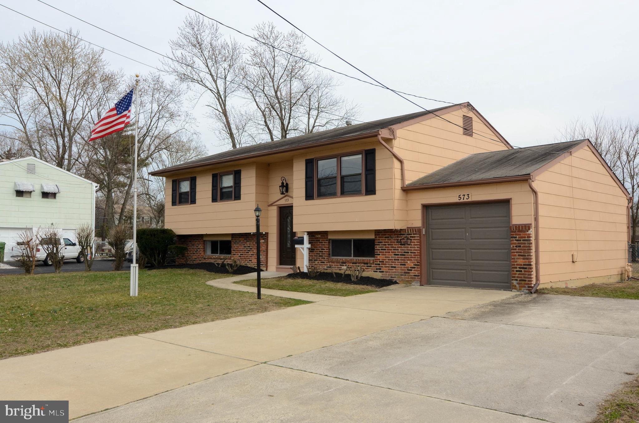 573 Lambs Road Pitman, NJ 08071 - Photo 2 of 32