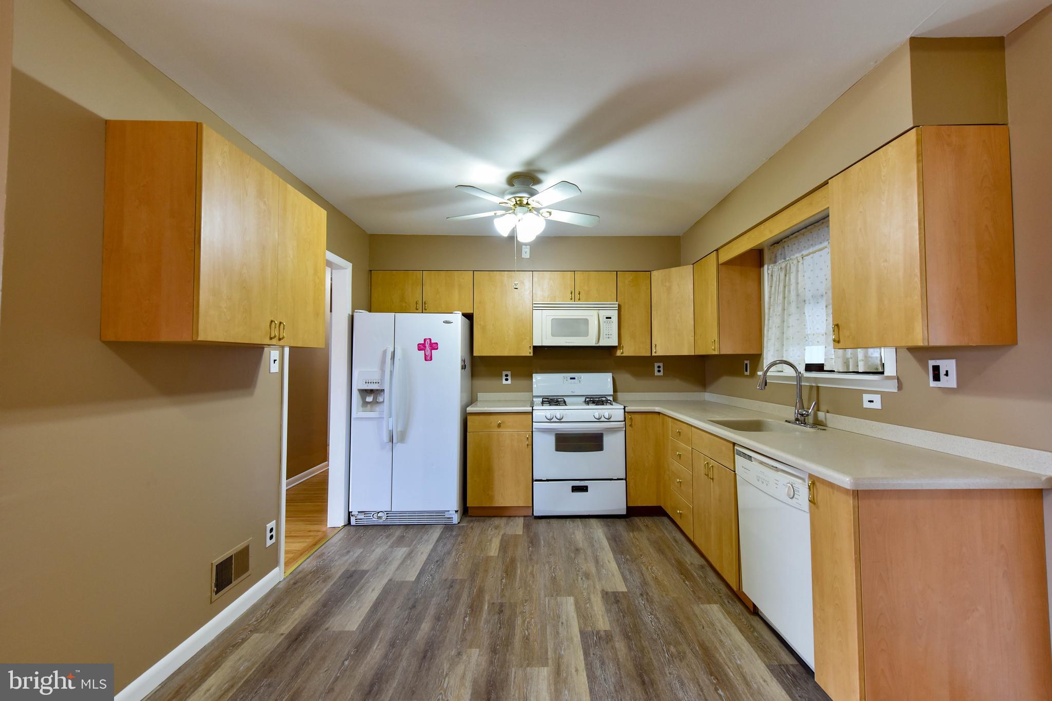 573 Lambs Road Pitman, NJ 08071 - Photo 8 of 32