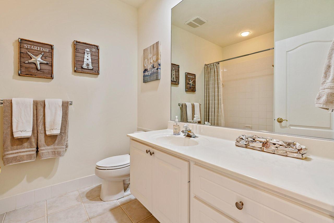 312 Legare Court Jupiter, FL 33458 - Photo 15 of 20 Guest Bathroom