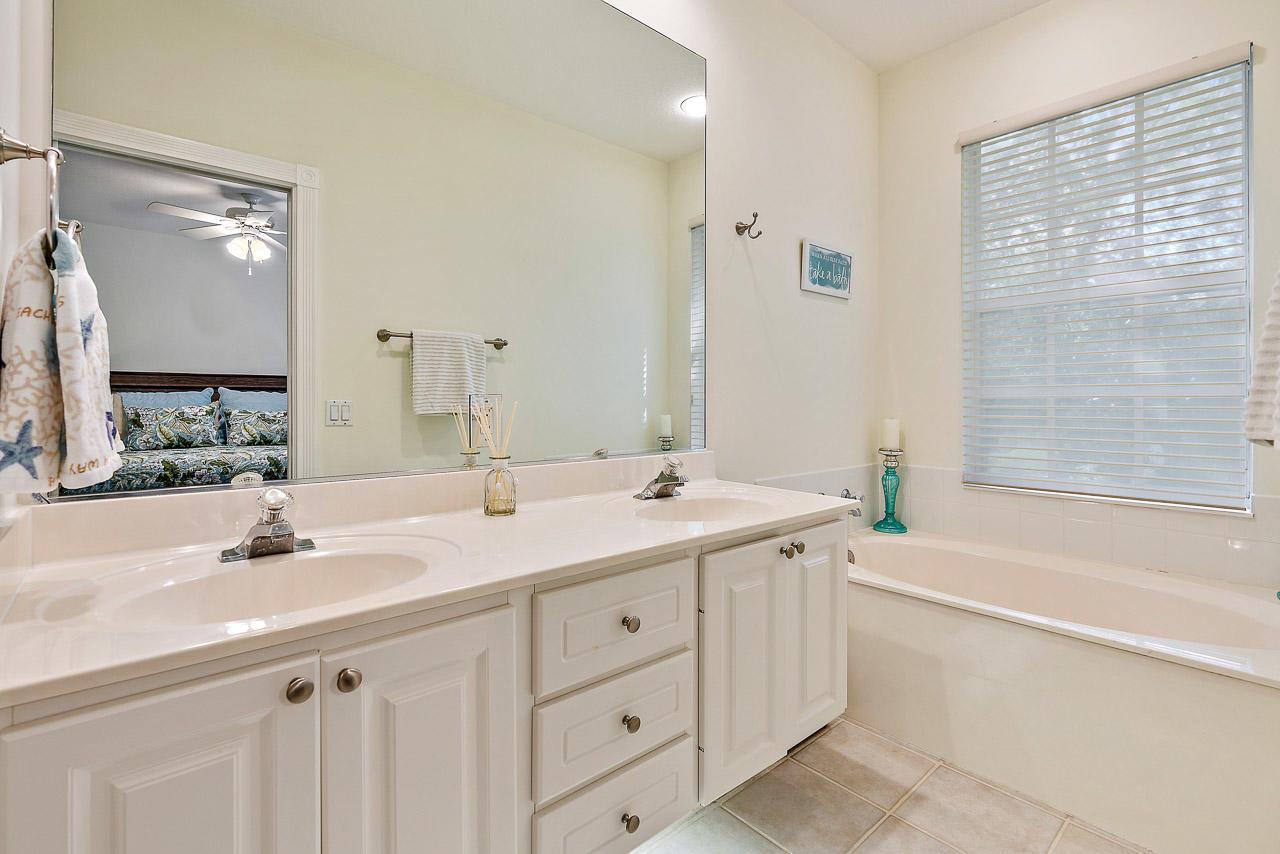 312 Legare Court Jupiter, FL 33458 - Photo 6 of 20 Master Bathroom