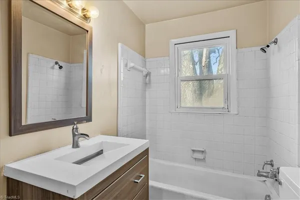 $229,000 | 5366 Northwest School Road, Summerfield, NC 27358