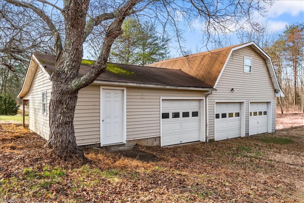 5366 Northwest School Road Summerfield, NC 27358 - Photo 28 of 44