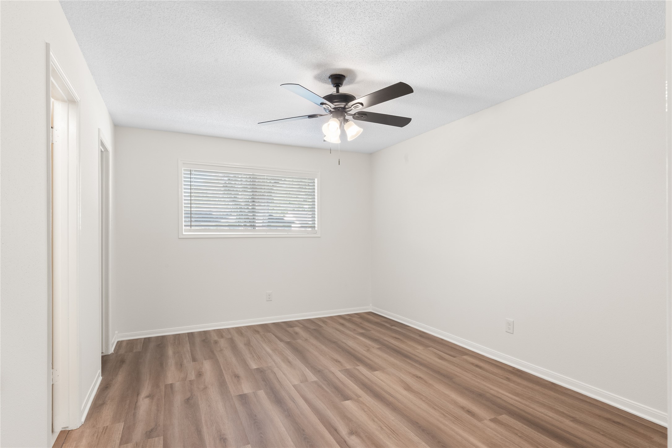 907 Avenue B Sweeny, TX 77480 - Photo 15 of 23 Master bedroom