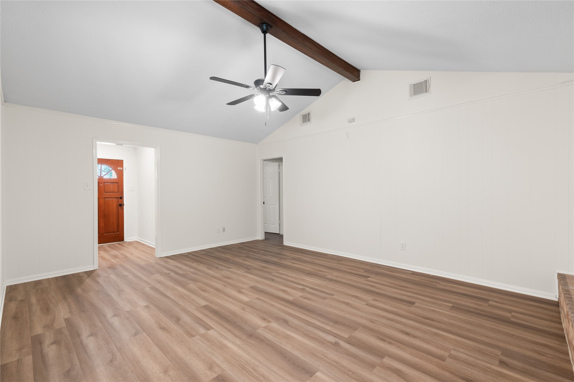 907 Avenue B Sweeny, TX 77480 - Photo 4 of 23 Large living room