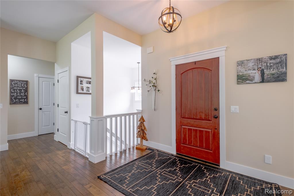 13333 White Lake Road Fenton, MI 48430 - Photo 4 of 41