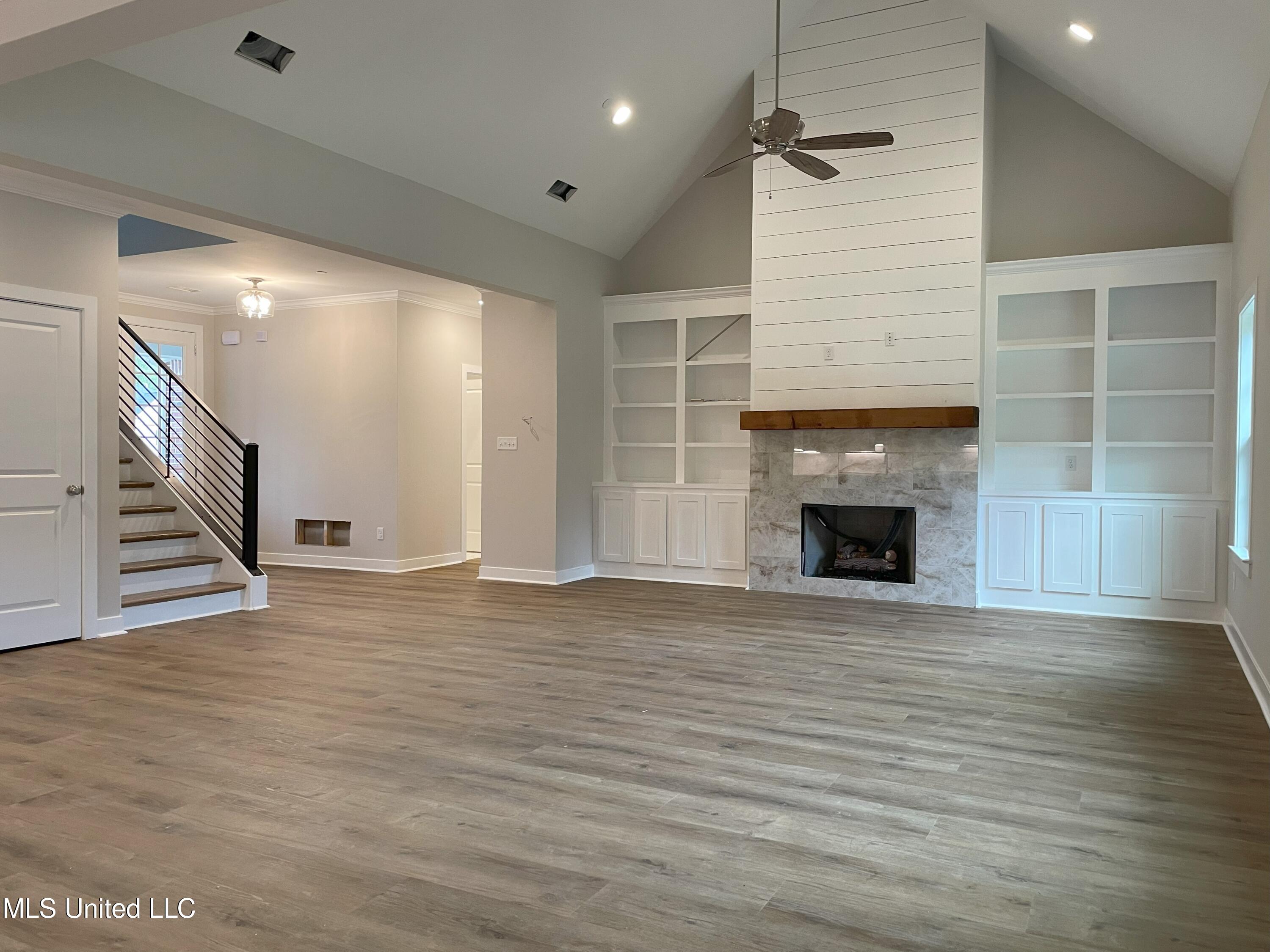 9092 Bennett Trail Hernando, MS 38632 - Photo 3 of 18 Family Room