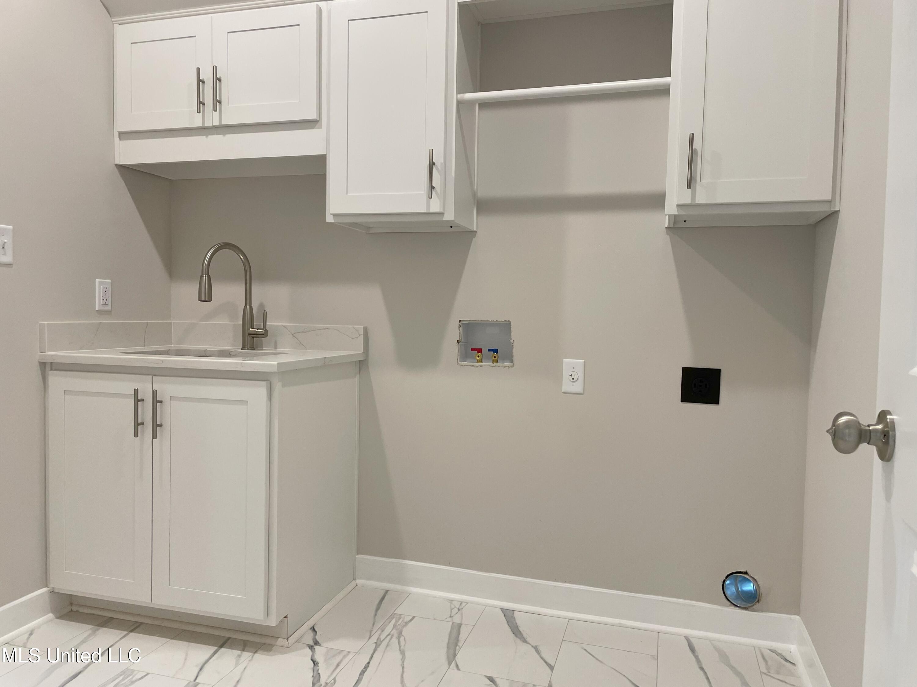 9092 Bennett Trail Hernando, MS 38632 - Photo 7 of 18 Laundry