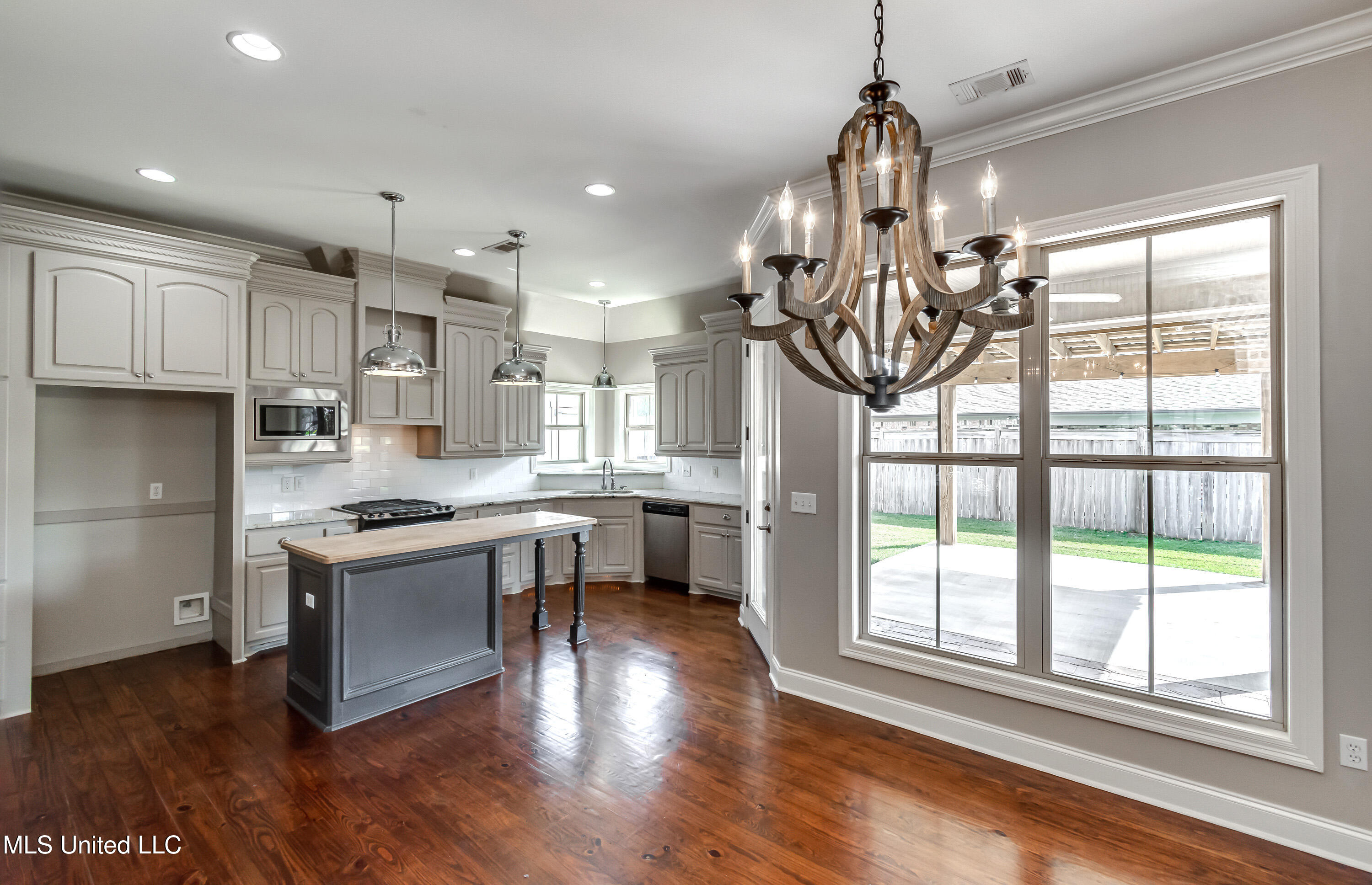 261 Bellamy Court Flowood, MS 39232 - Photo 11 of 56 261 Bellamy Ct-26