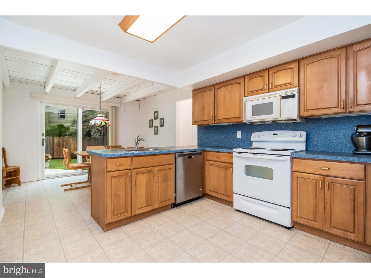 121 Greenvale Road Cherry Hill, NJ 08034 - Photo 10 of 24 Kitchen