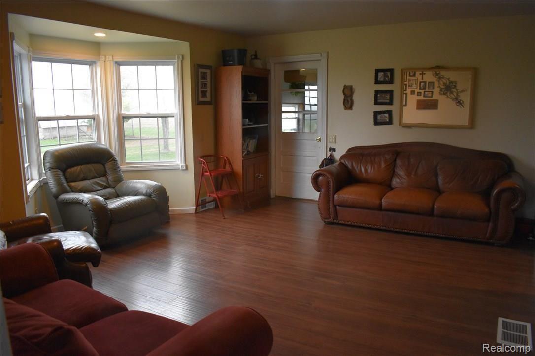 760 Wood Road Snover, MI 48472 - Photo 10 of 35 DSC_1148.JPG